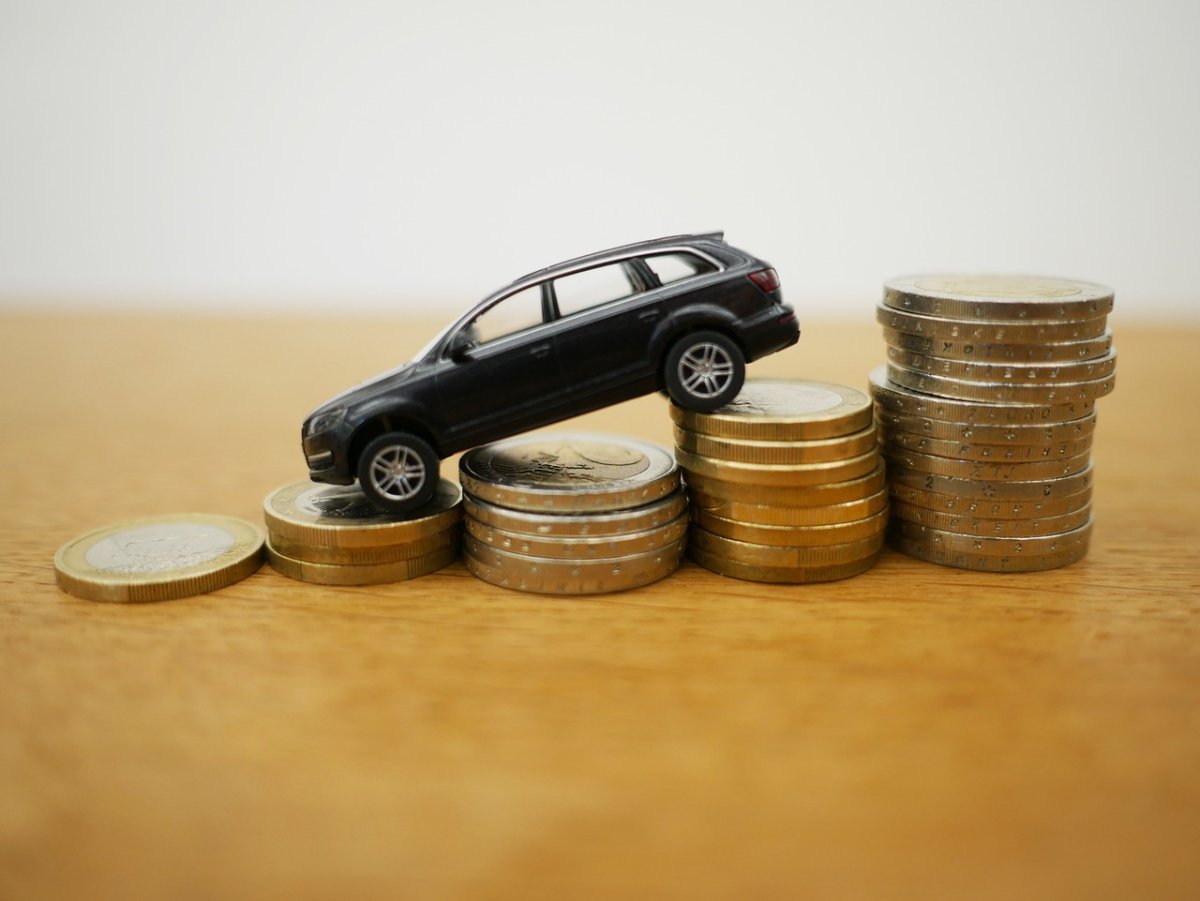 OSTAO BEZ 20 TISUĆA EURA I AUTOMOBILA