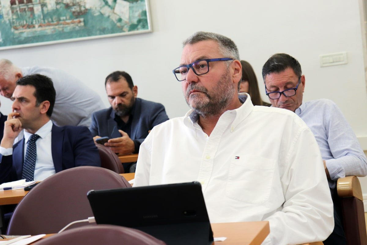 POZNATIJI KAO FESTANJUO NEGO KAO VIJEĆNIK