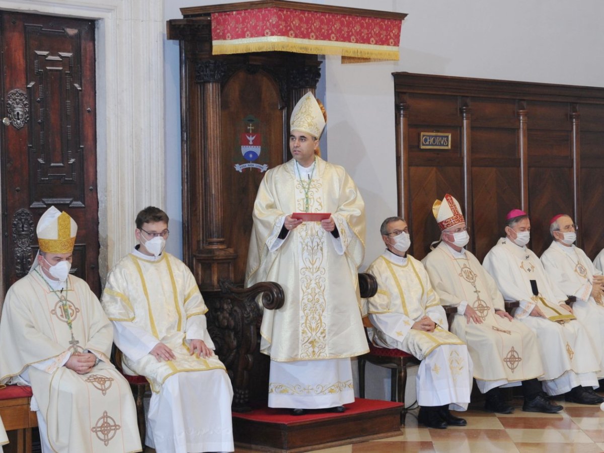 Pozdrav i zahvala novozaređenog biskupa Glasnovića