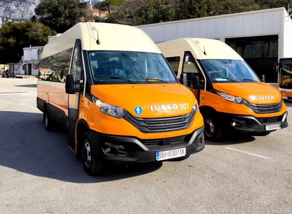 STIGLA DVA NOVA MINIBUSA, ALI ŠTO GRAĐANI IMAJU OD TOGA KAD SMO NA REDU VOŽNJE IZ PROŠLOG STOLJEĆA