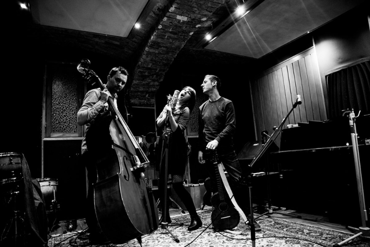Dubrovnik u pozno ljeto, etno jazz, Bow vs Plectum ft. Maja Grgić