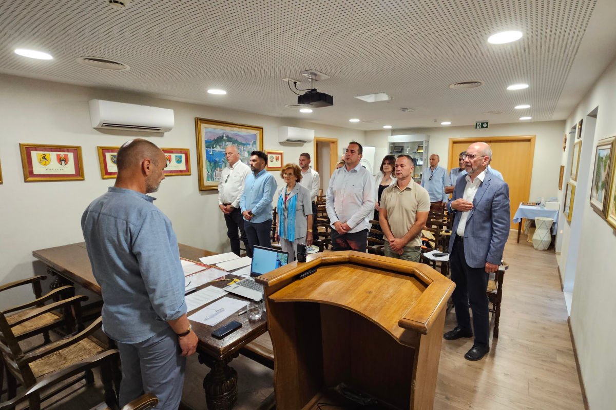KONSTITURANO KONAVOSKO OPĆINSKO VIJEĆE, SIMOVIĆ PREDSJEDNIK