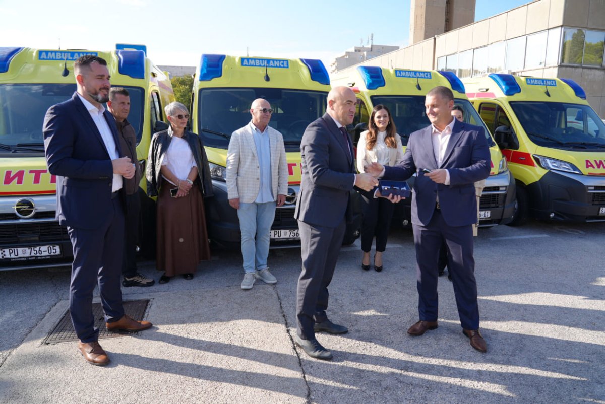 OSAM NOVIH VOZILA ŽUPANIJSKOM ZAVODU ZA HITNU MEDICINU