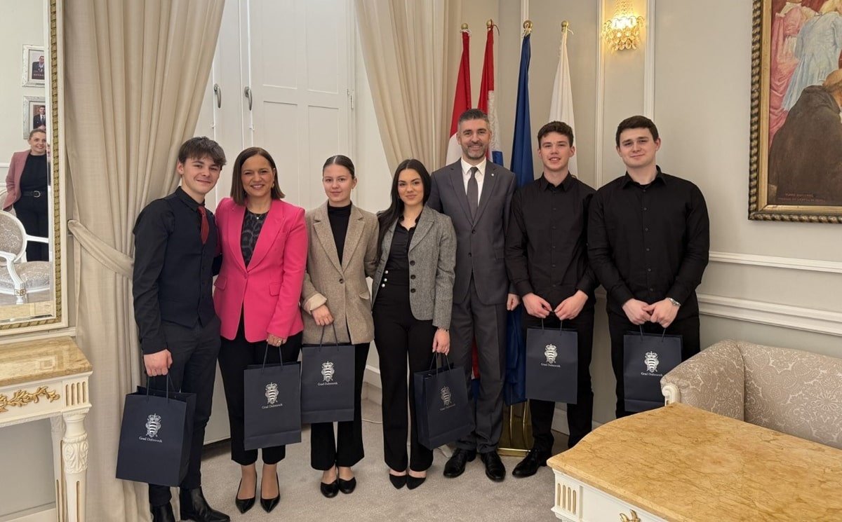 MLADI PUHAČKI KVINTET NASTUPIO JE U CARNEGIE HALLU, PRIMIO IH JE GRADONAČELNIK FRANKOVIĆ