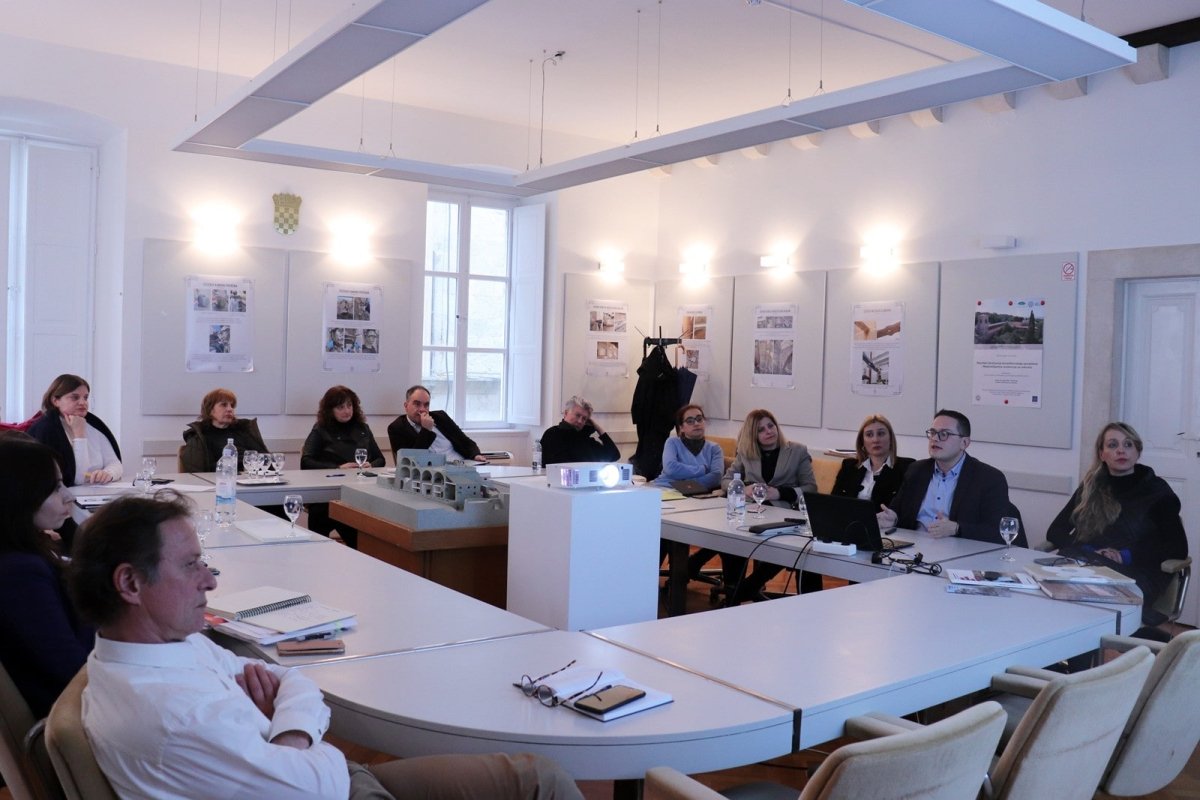 IZVRŠNI ODBOR PLANA UPRAVLJANJA JEDNOGLASNO USVOJIO STUDIJU PRIHVATNOG KAPACITETA ZA POVIJESNU JEZGRU