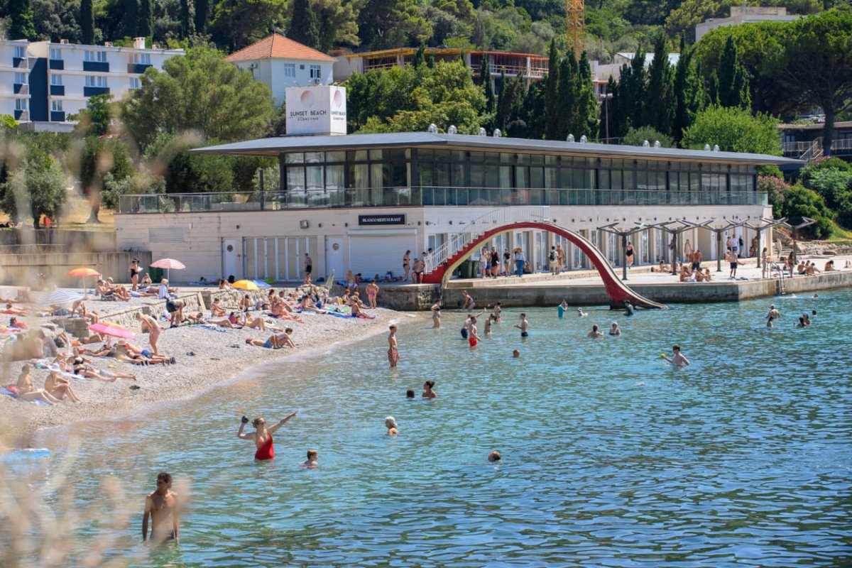 KAKO STOJI ŽUPANIJA U SPORU OKO KONCESIJE U UVALI LAPAD...