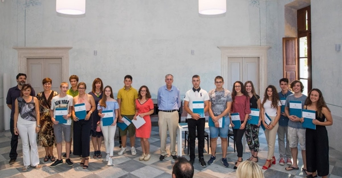 Dodijeljene diplome polaznicima programa Udruge za promicanje prirodnih znanosti