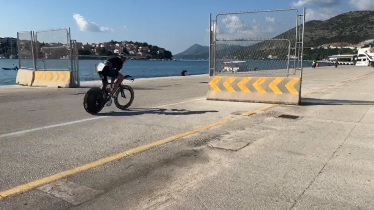 VIDEO / Bizarna biciklistička nezgoda u gruškoj luci