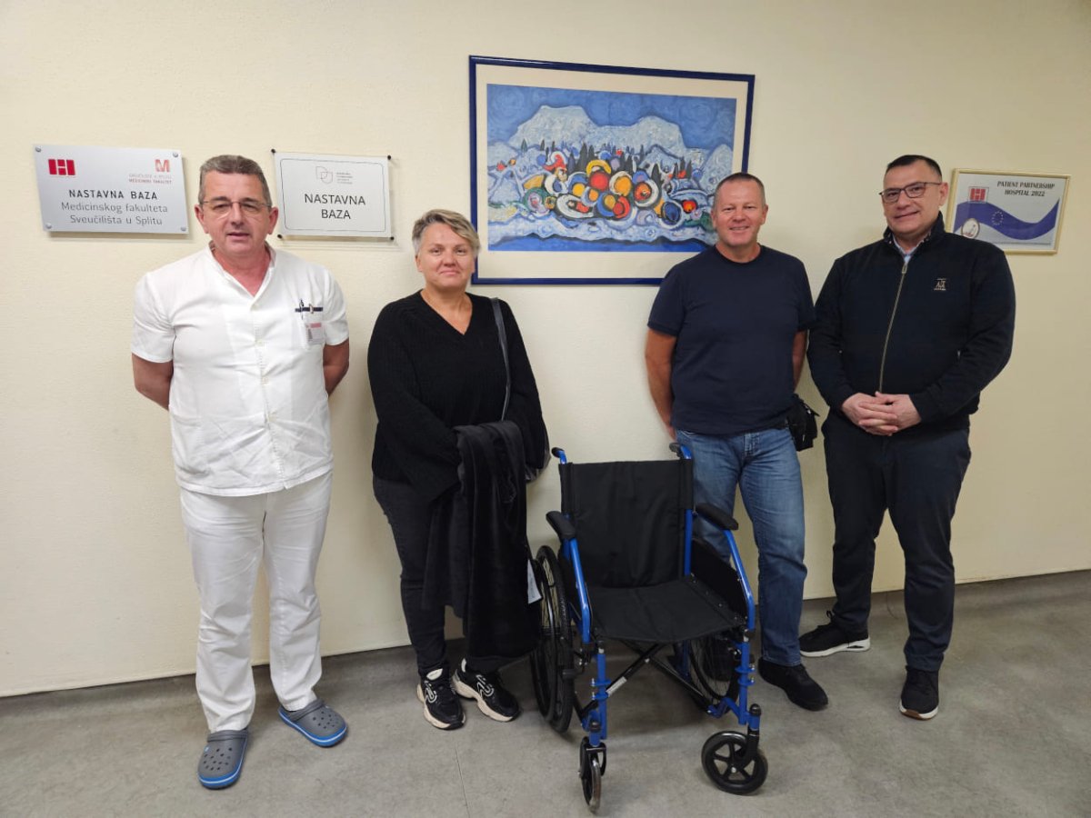 TVRTKA LUKA 2003 DONIRALA 15 INVALIDSKIH KOLICA OB DUBROVNIK