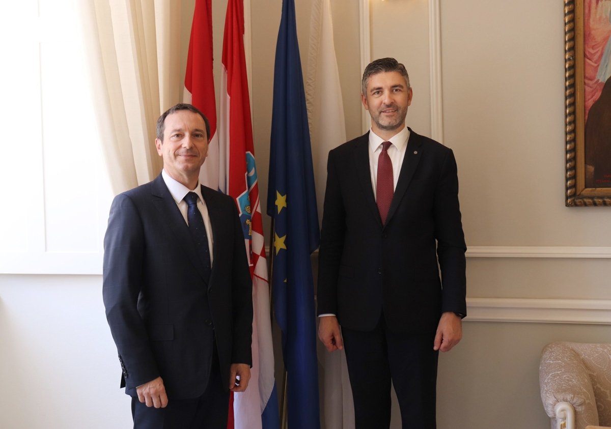 FRANCUSKI VELEPOSLANIK NA PRIMANJU U GRADU