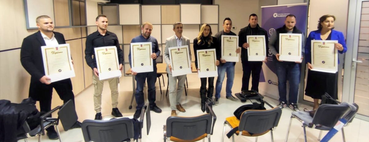 ŽUPANIJSKA OBRTNIČKA KOMORA: DODIJELJENE DIPLOME NOVIM OBRTNICIMA MAJSTORIMA