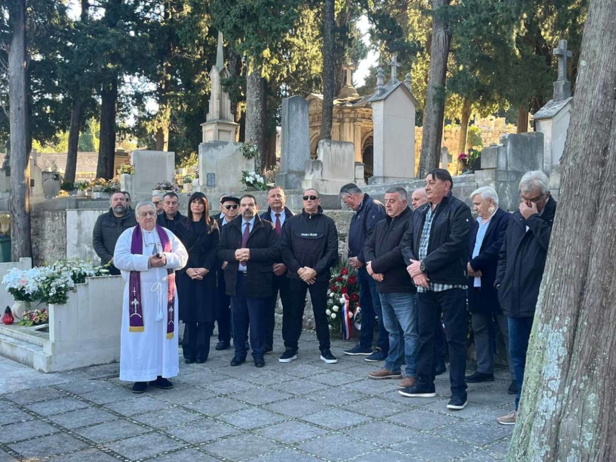 POLOŽENI VIJENCI ZA LOGORAŠE