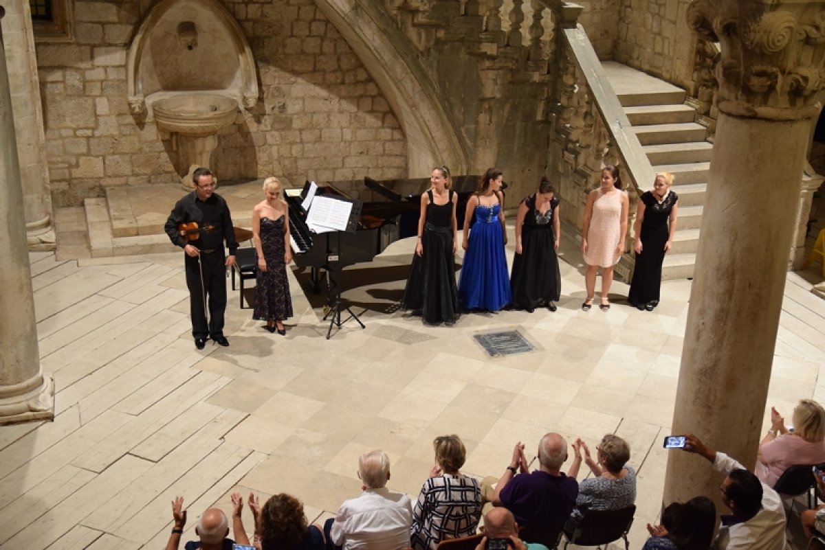 Najbolji mladi violinisti Laus akademije u Dvoru