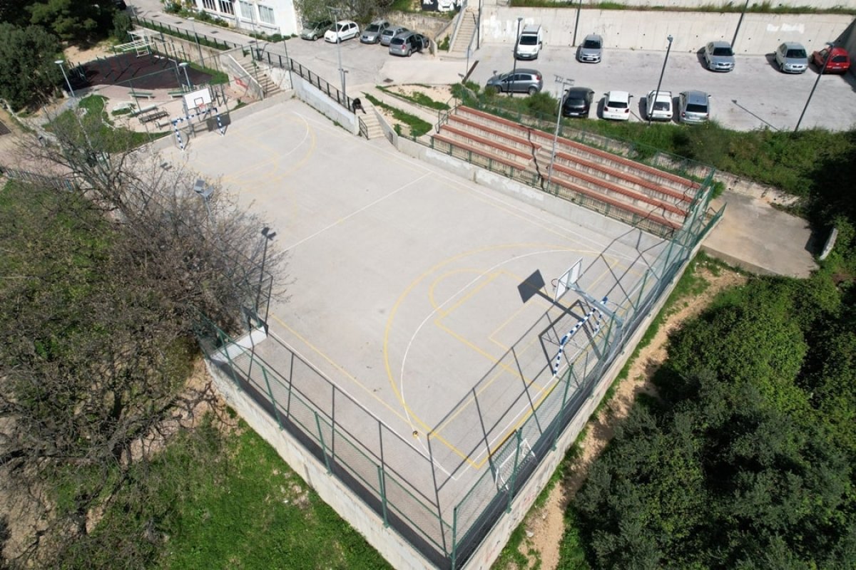 OBNOVLJENO IGRALIŠTE U ULICI MARINA KNEŽEVIĆA
