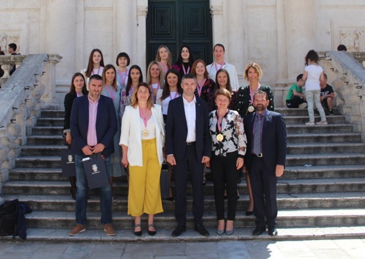 Prvakinje Hrvatske košarkašice Raguse kod gradonačelnika Frankovića