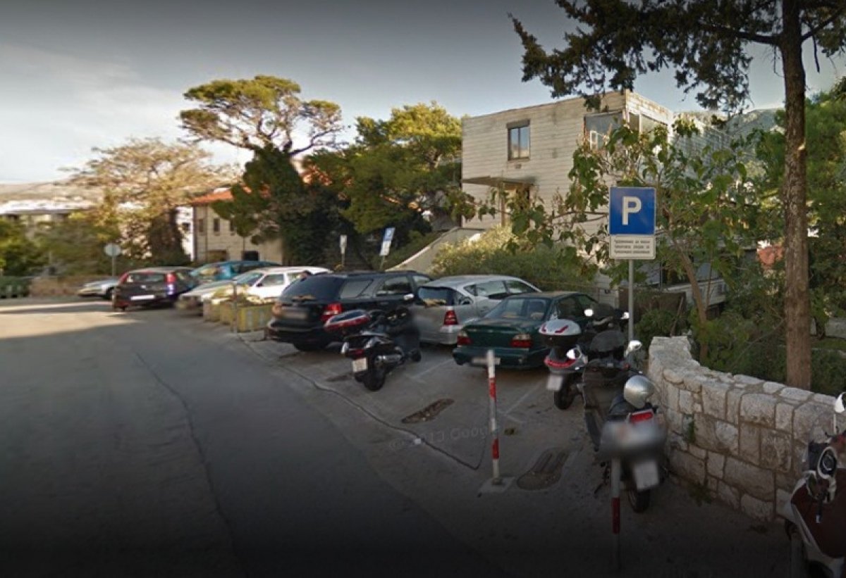 62-godišnjak u čak četiri navrata oštetio parking rampu HZMO-a