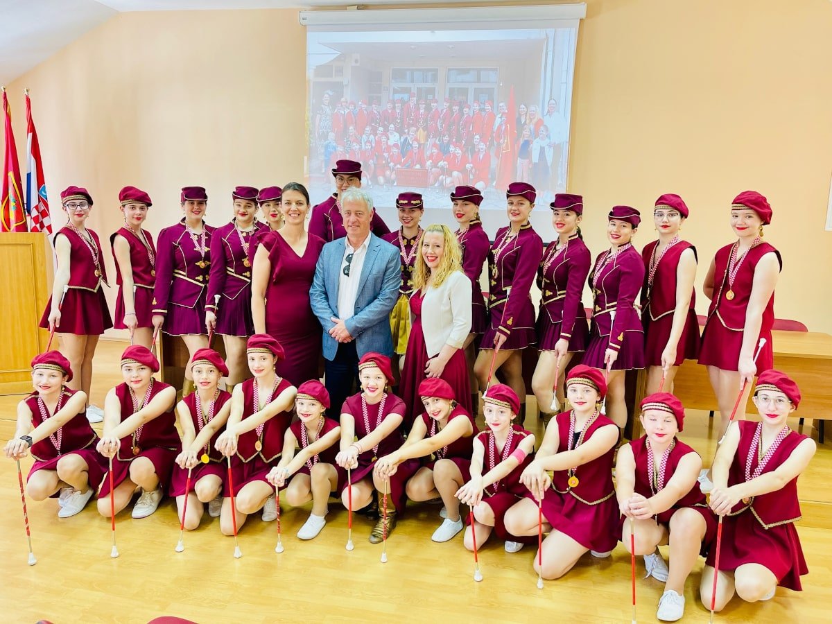 NAČELNIK NARDELLI PRIMIO MAŽORETKINJE ŽUPE DUBROVAČKE