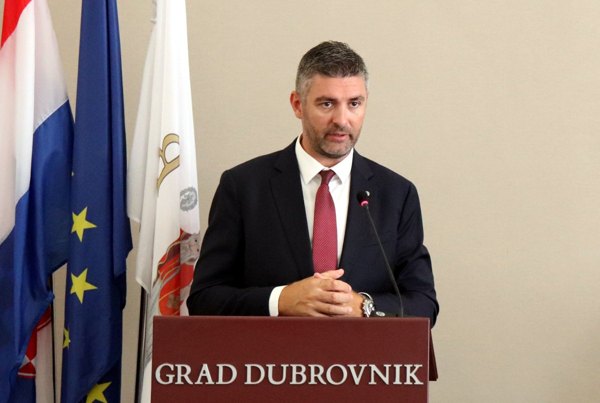 Rasprava o rebalansu proračuna pretvorila se u raspravu o kampanji srđevaca i Dajmo ruke