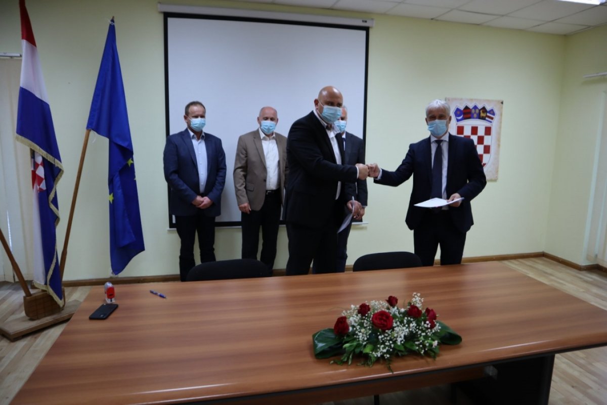 U Orebiću potpisan Ugovor o sufinanciranju projektne dokumentacije i građenja vodnih građevina na području vodoopskrbnog sustava Orebić