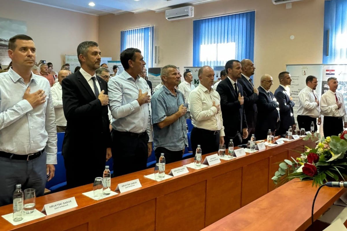 GRADONAČELNIK FRANKOVIĆ NA PROSLAVI DANA GRADA DRNIŠA