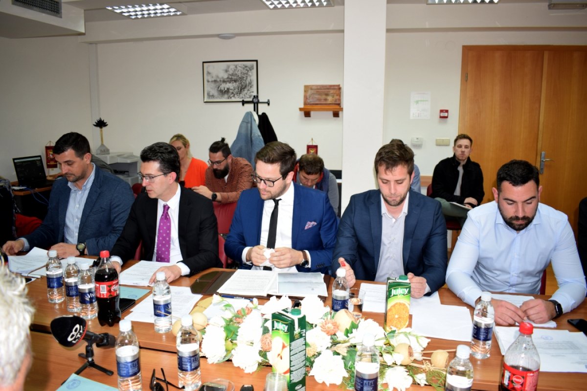 Nardelli zakazao sastanak oko izmjena proračuna, pozvao i oporbu