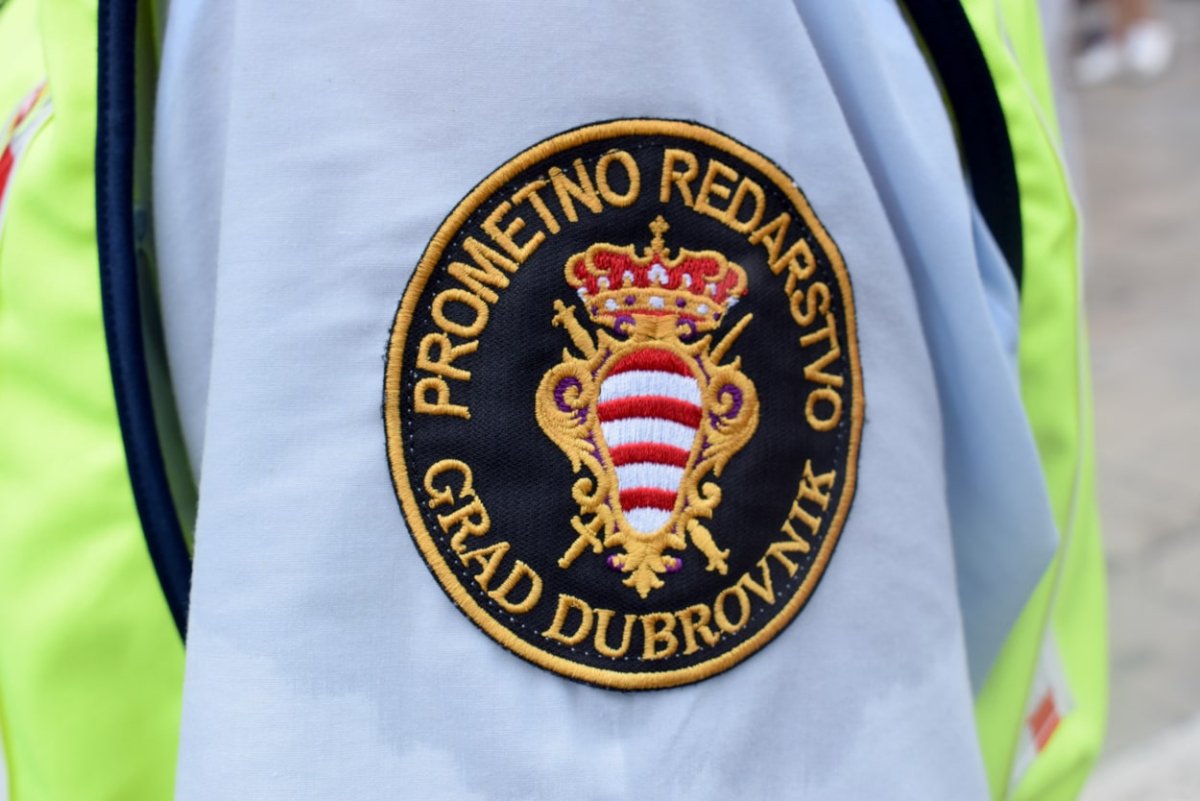 OTVORENI NATJEČAJI: GRAD DUBROVNIK TRAŽI ČETIRI PROMETNA I TRI KOMUNALNO – POMORSKA REDARA