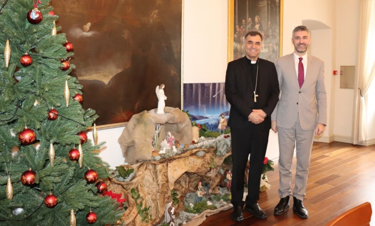 GRADONAČELNIK FRANKOVIĆ USUSRET BOŽIĆU POSJETIO BISKUPA GLASNOVIĆA