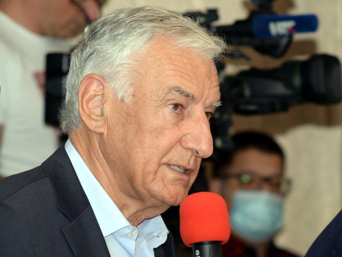 Dobroslavić: Nedopustivo je da se ratnim zločincima u Srbiji i RS omogućavaju gostovanja u TV emisijama
