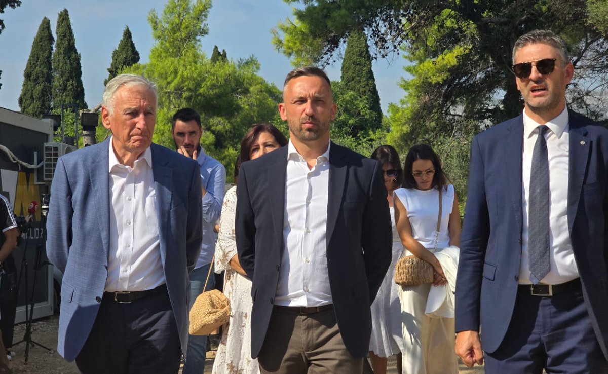 I MINISTAR PILETIĆ OBIŠAO RADOVE NA IZGRADNJI DOMA ZA STARIJE NA MEDAREVU