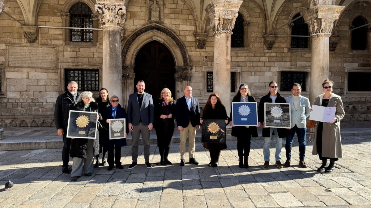 ŽUPAN PEZO PRIMIO DOBITNIKE SUNCOKRETA RURALNOG TURIZMA