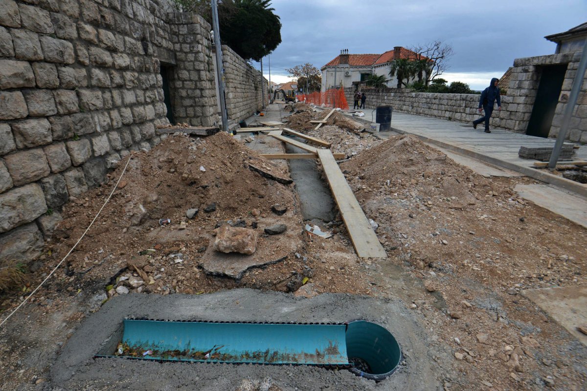 VLAHUŠIĆ: HDZ I PARTNERI NA SILU SU ZAUSTAVILI IZGRADNJU OBORINSKE ODVODNJE OKO POVIJESNE JEZGRE