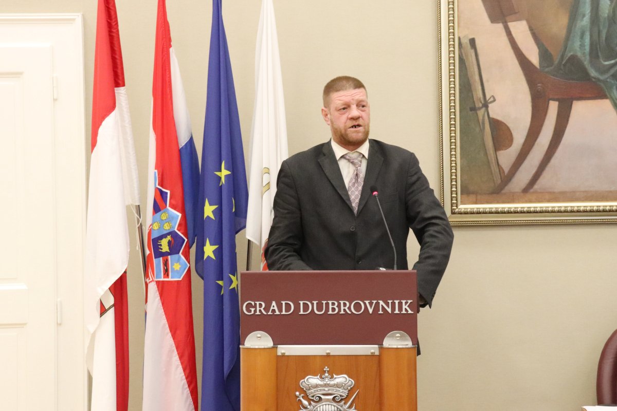 CAPOR: ROKO JE VIJEĆNIČKO PITANJE ČITAO U KONZUMU KUPUJUĆI ALKOHOL