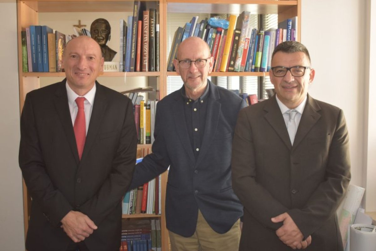 FESTANJULI URUČILI PROGLAS FESTE NAČELNIKU BOŽU LASIĆU