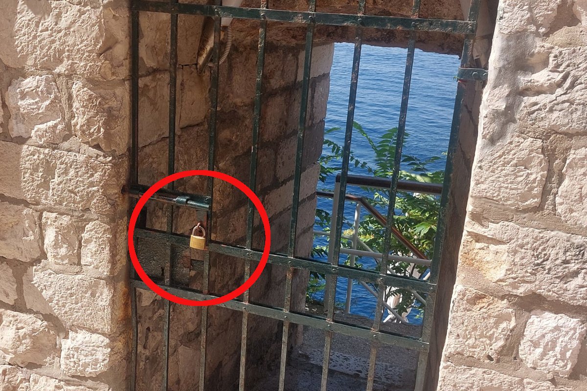 OVA FOTOGRAFIJA POKAZUJE ZAŠTO 135 TOČAKA DNEVNOG REDA GRADSKOG VIJEĆA NE SMIJE PROĆI BEZ RASPRAVE