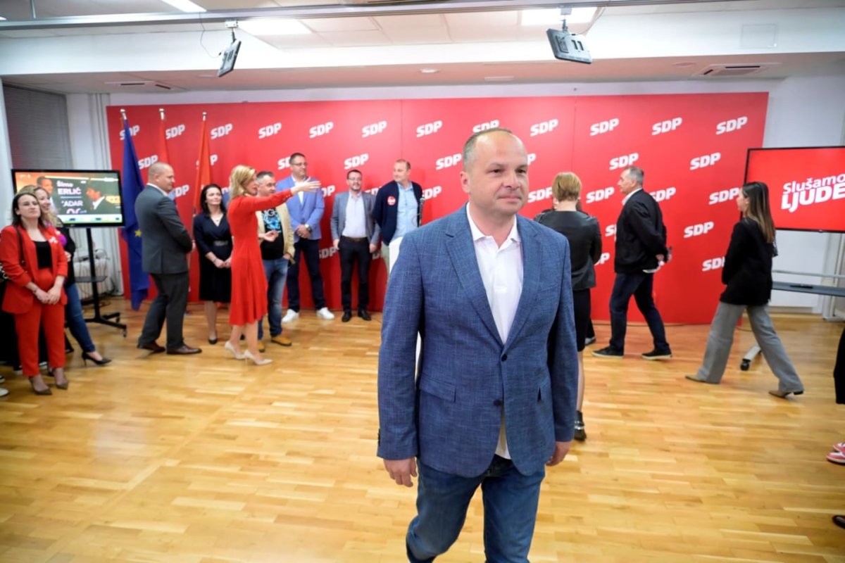 HAJDAŠ DONČIĆ KAO DA JE „ODLIJEPIO”, PRIČA KAKO JE SDP ISPUNIO CILJEVE NA LOKALNIM IZBORIMA
