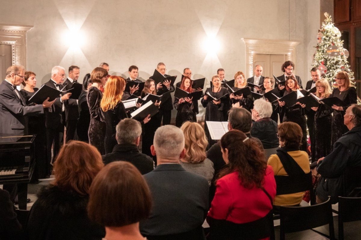 Koncertom Dubrovačkog komornog zbora zaključen program "Božić u Kabogi"