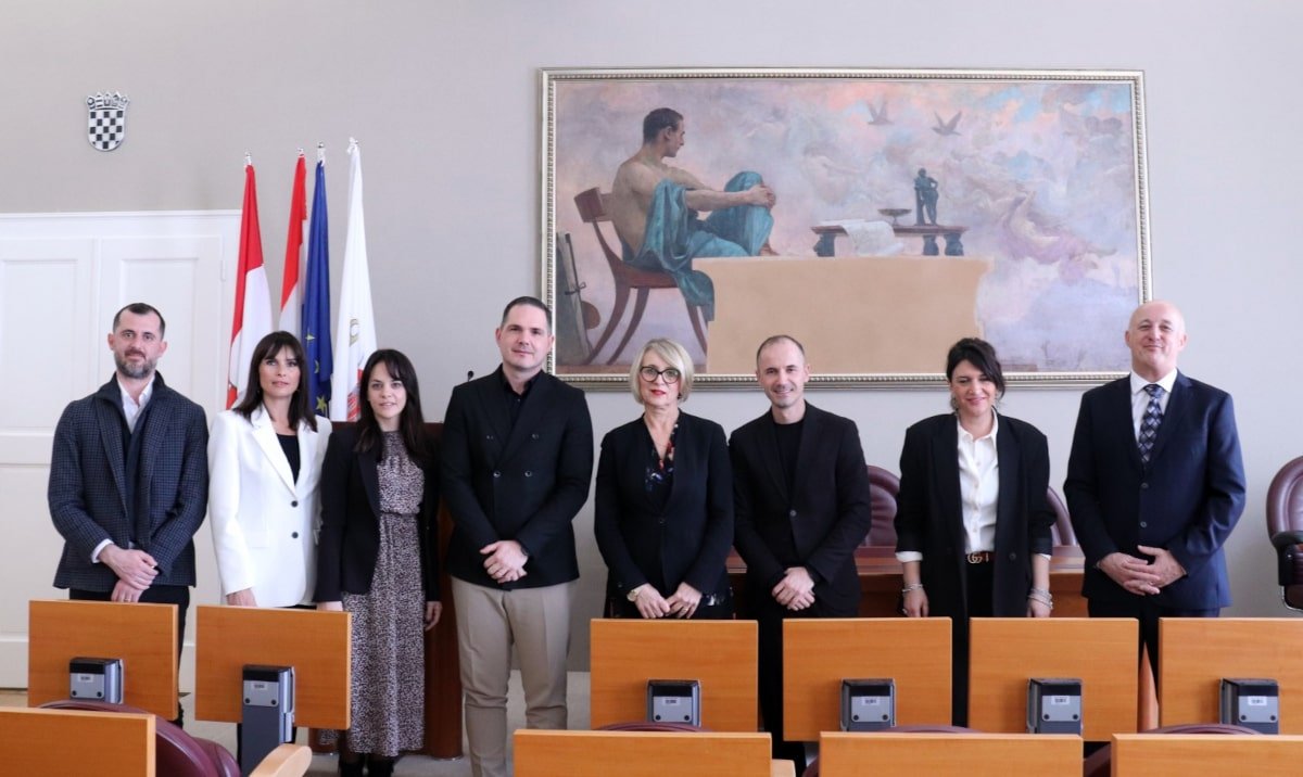 DELEGACIJA SKADRA NA PRIMANJU U GRADU