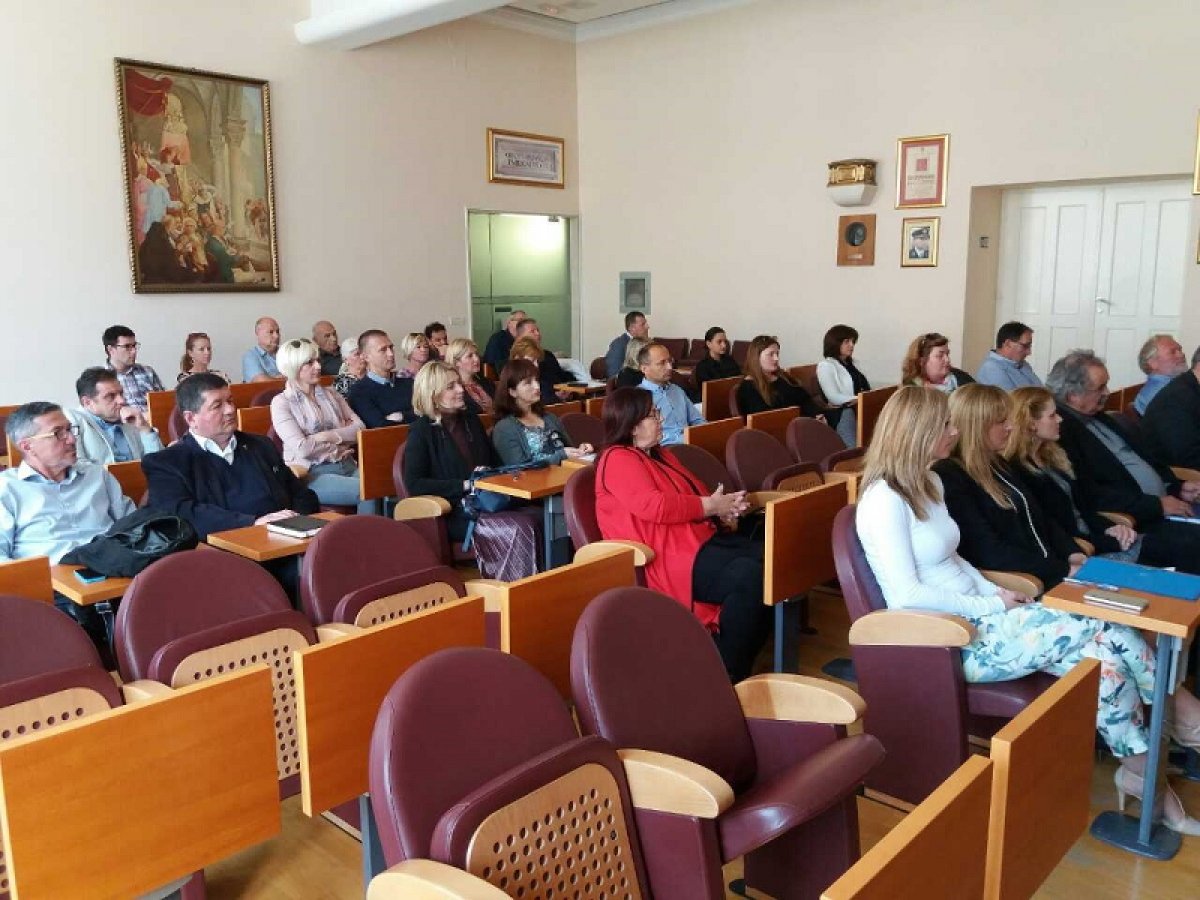 Župan Dobroslavić s ravnateljima osnovnih i srednjih škola