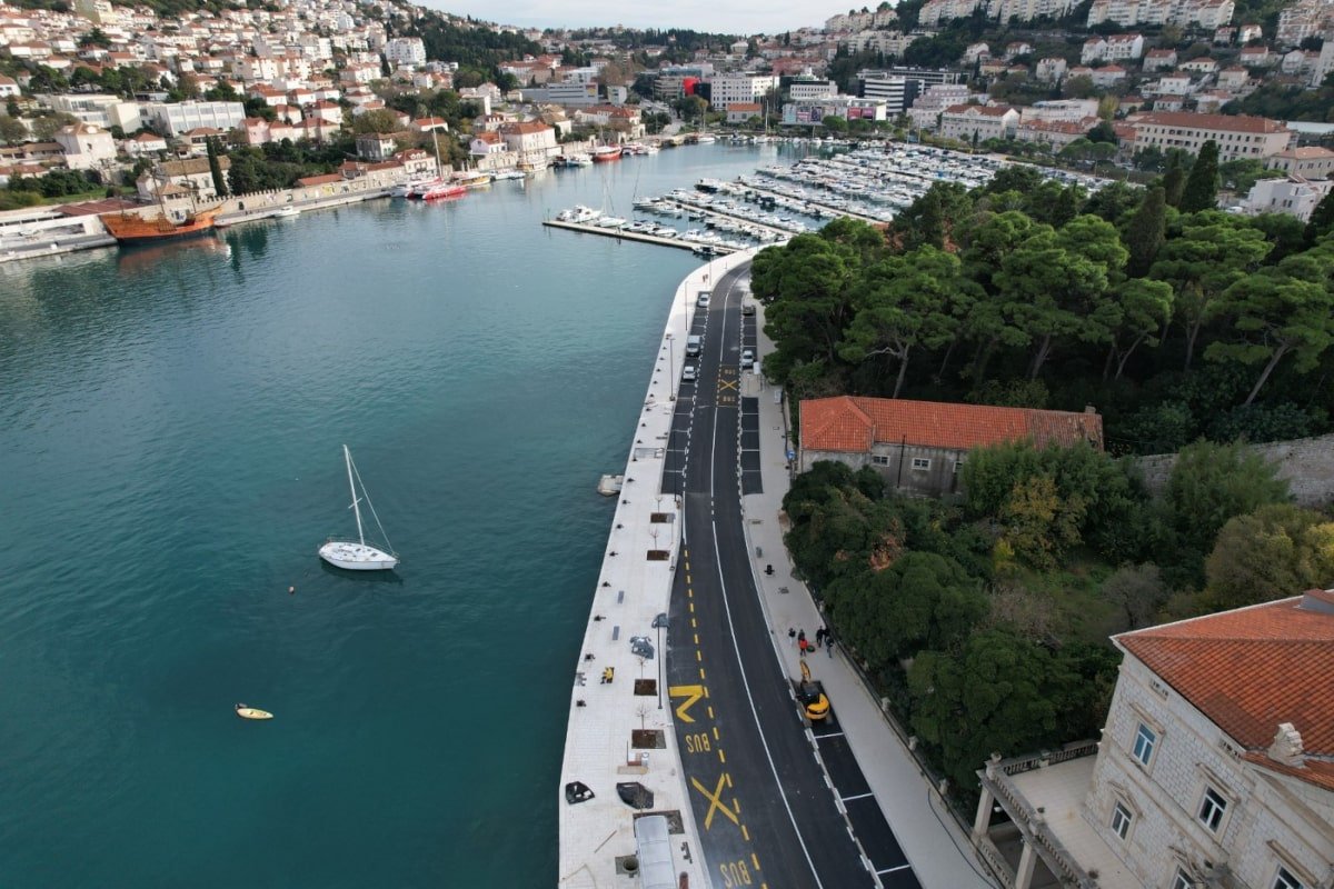 POČINJE NAPLATA PARKINGA NA LAPADSKOJ OBALI