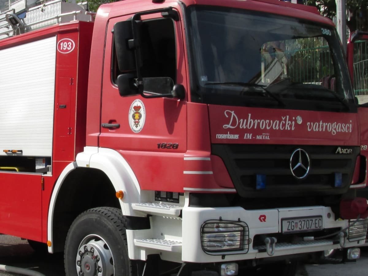 DUJMOVIĆ: VRIJEME JE DA NAŠIM VATROGASCIMA OSIGURAMO UVJETE KAKVE ZASLUŽUJU