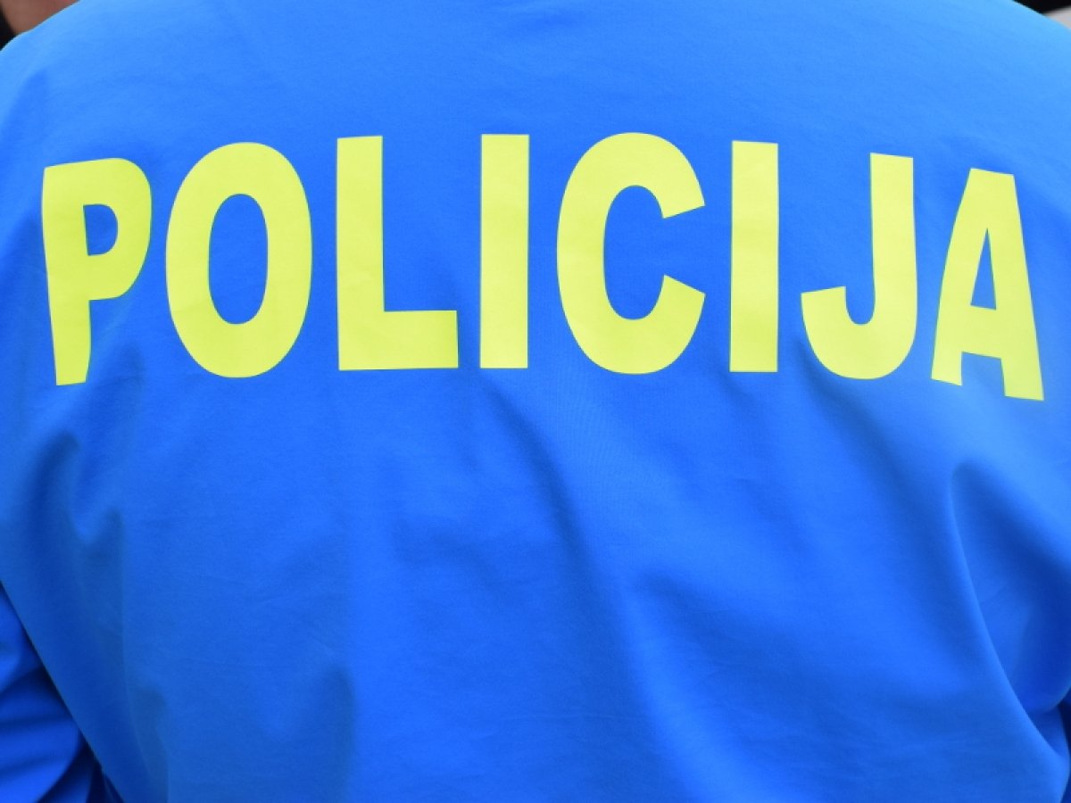 Na Pobrežju se zapalio automobil; vozač neozlijeđen