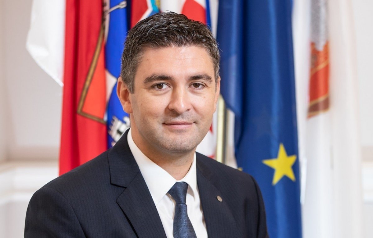 Gradonačelnik Franković uputio čestitku za Božić i novu 2020. godinu