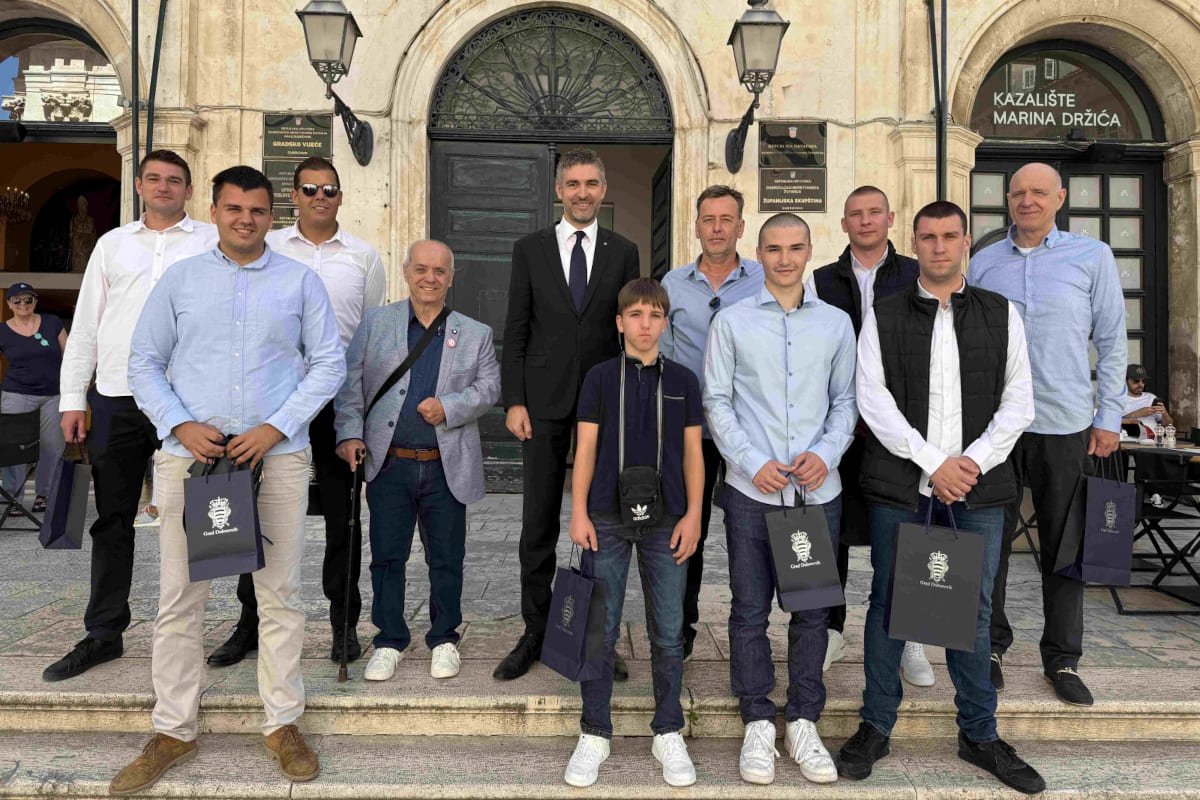 GRADONAČELNIK FRANKOVIĆ PRIMIO STOLNOTENISAČE LIBERTAS MARINKOLORA, OSTVARILI SU IZNIMNE REZULTATE