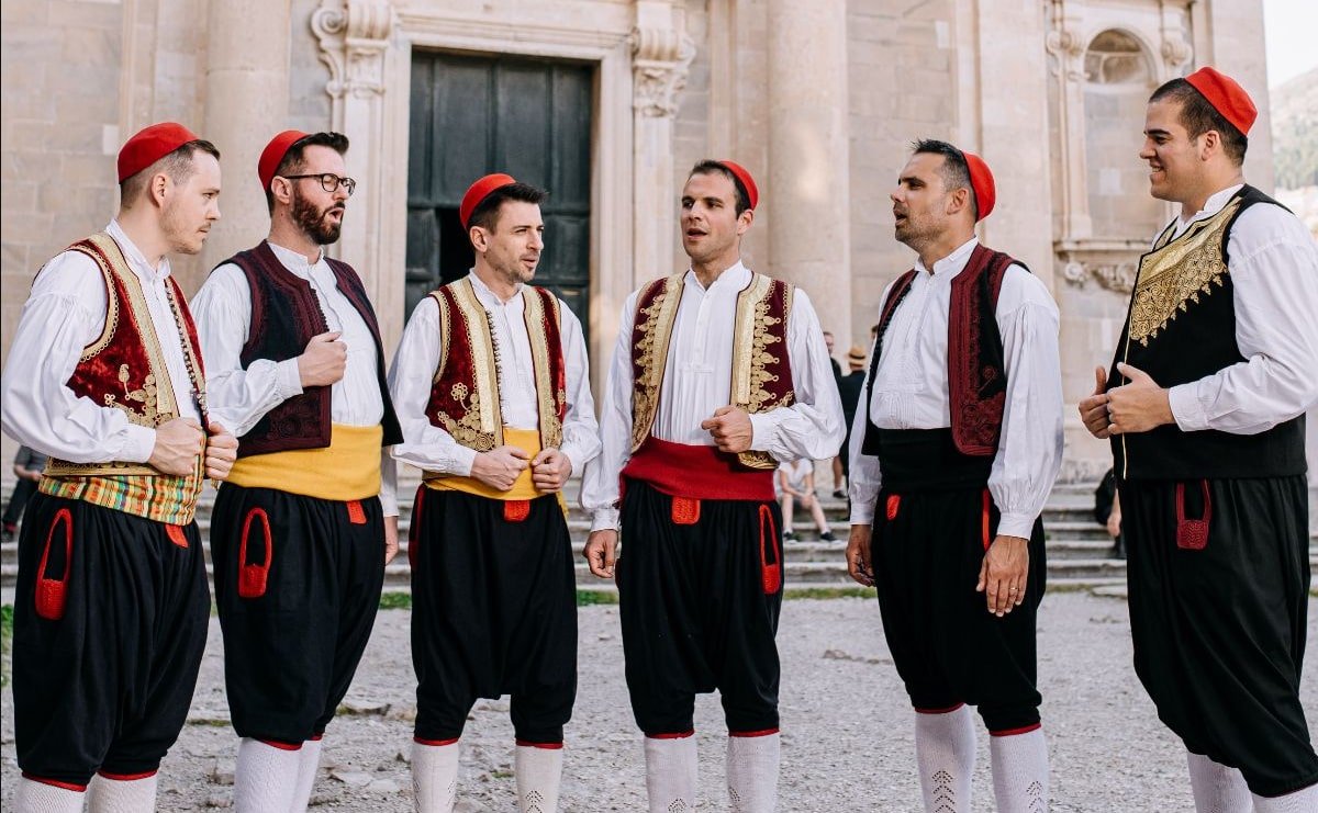 KLAPA KAŠE NA ROĐENDAN I UZ FESTU SV. VLAHA OBJAVILA PJESMU „U RUCI TI GRAD”