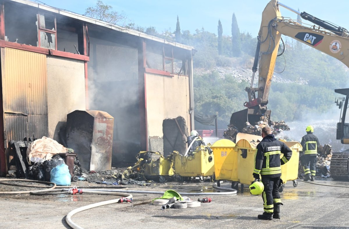 ČISTOĆA DO DALJNJEG OBUSTAVLJA PRIKUPLJANJE PAPIRA I KARTONA OD TVRTKI