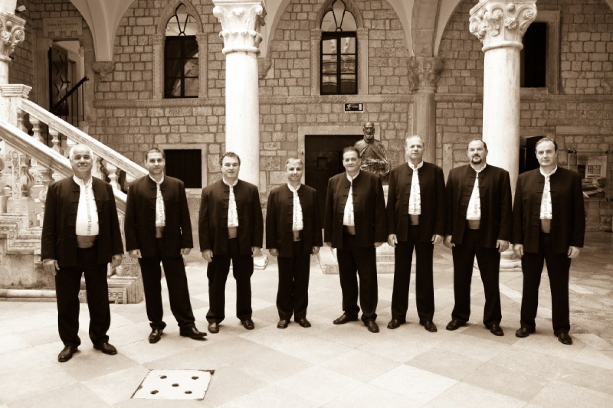 Klapa Subrenum trijumfirala u Kaštelima