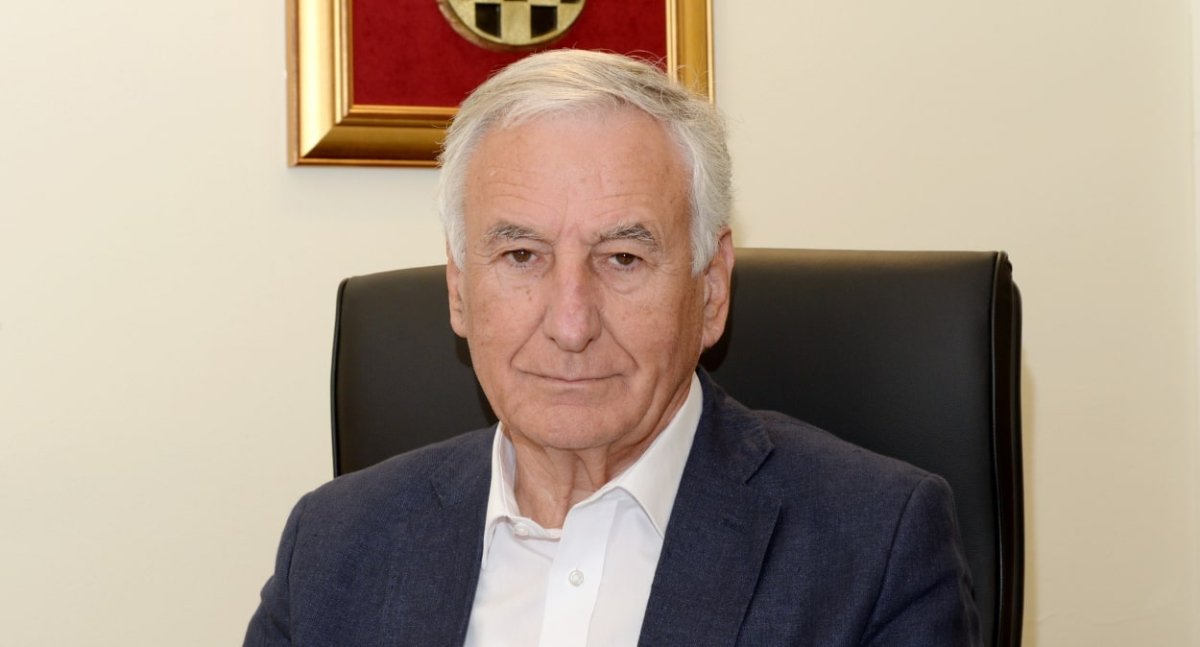 DOBROSLAVIĆ: POSTOJI LI JOŠ NETKO TKO IMA DVOJBU ZVATI ILI NE ZVATI U GOSTE MILANOVIĆA?