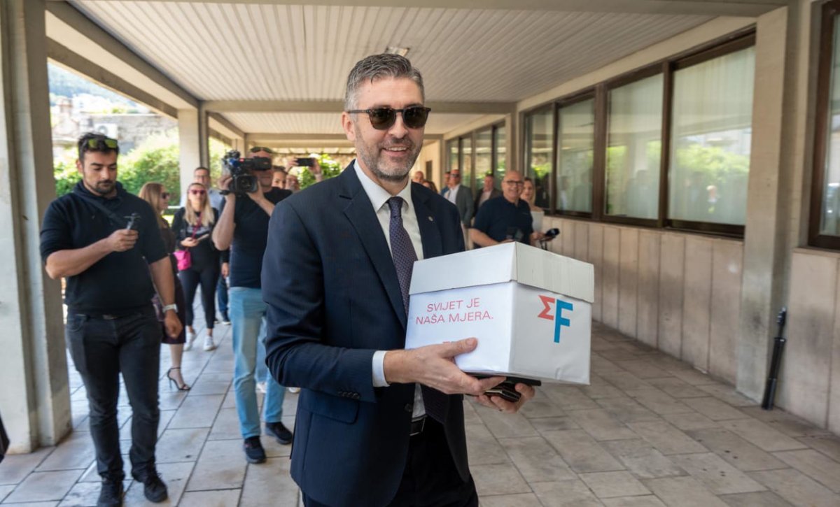 HDZ I FRANKOVIĆ PREDALI KANDIDATURE, GRADONAČELNIK POJASNIO I PORUKU S IZBORNOG PLAKATA