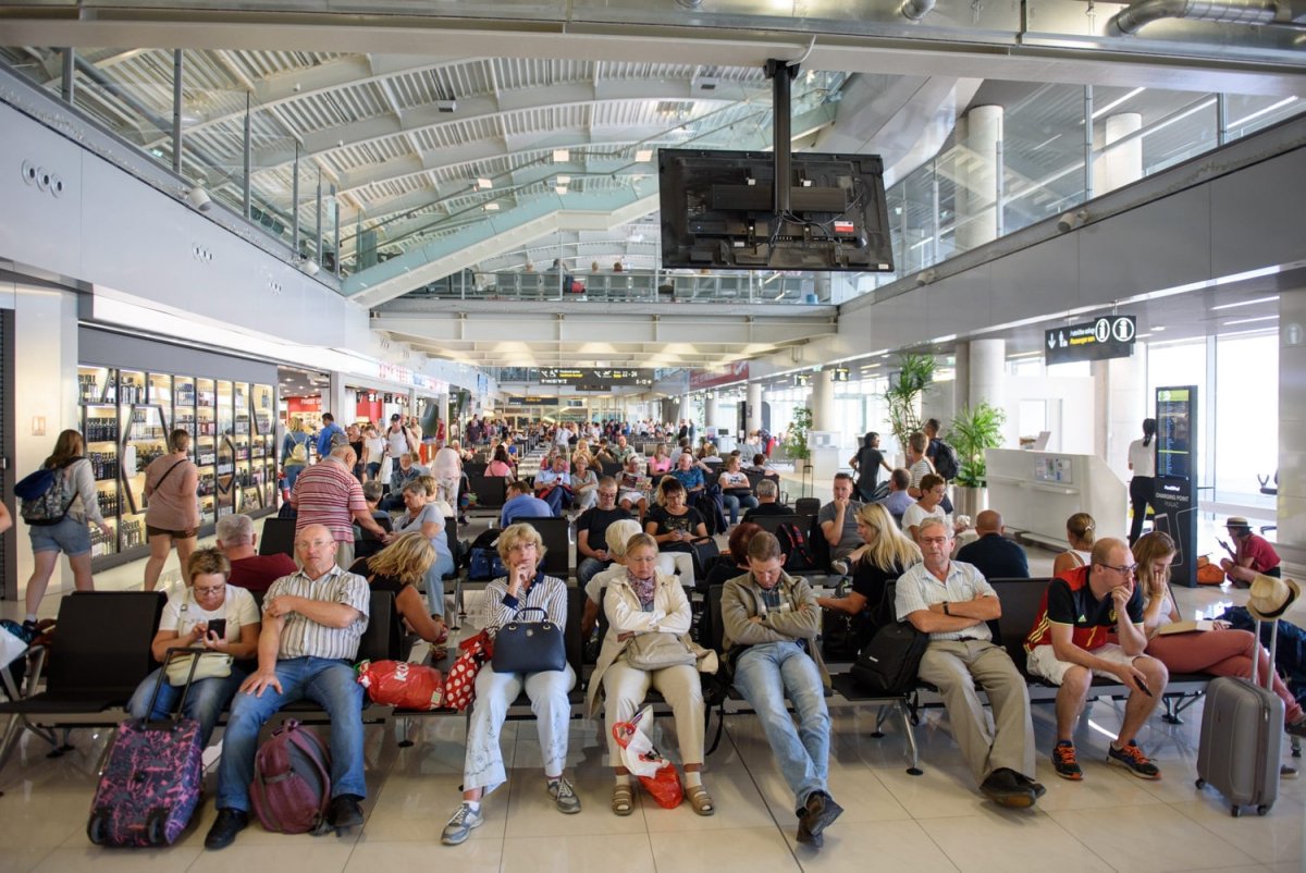 BRITANCI SU NAM MEĐU NAJZNAČAJNIJIM GOSTIMA, UPOZORAVA IH SE NA MOGUĆNOST VIŠESATNOG ČEKANJA NA GRANICAMA