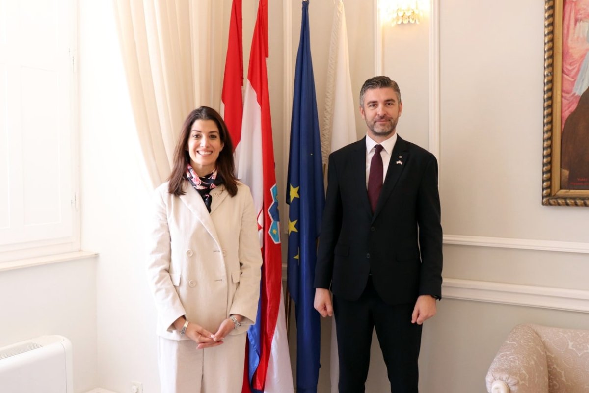 VELEPOSLANICA SAD-A KOD GRADONAČELNIKA FRANKOVIĆA